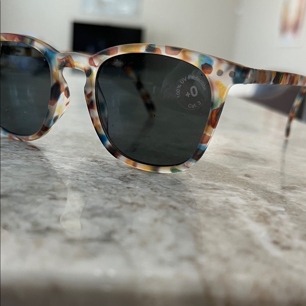 IZIPIZI Multicolor Tortoiseshell Sunglasses - Picture 7 of 9